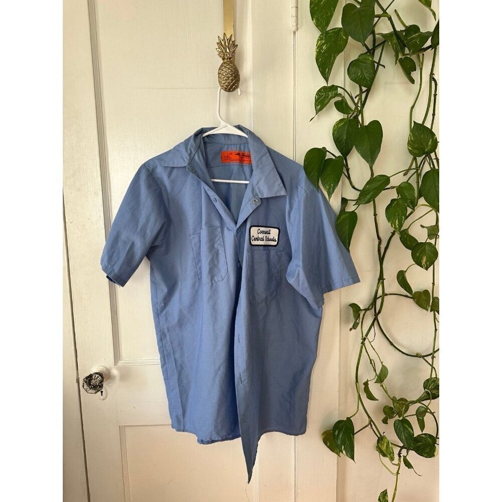 Red Kap men’s size large blue short sleeve Cornwall shirt